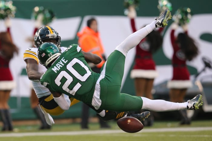 New York Jets safety Marcus Maye (20) breaks up a pass intended for Steelers wide receiver James Washington (13). Mandatory Credit: Brad Penner-USA TODAY Sports
